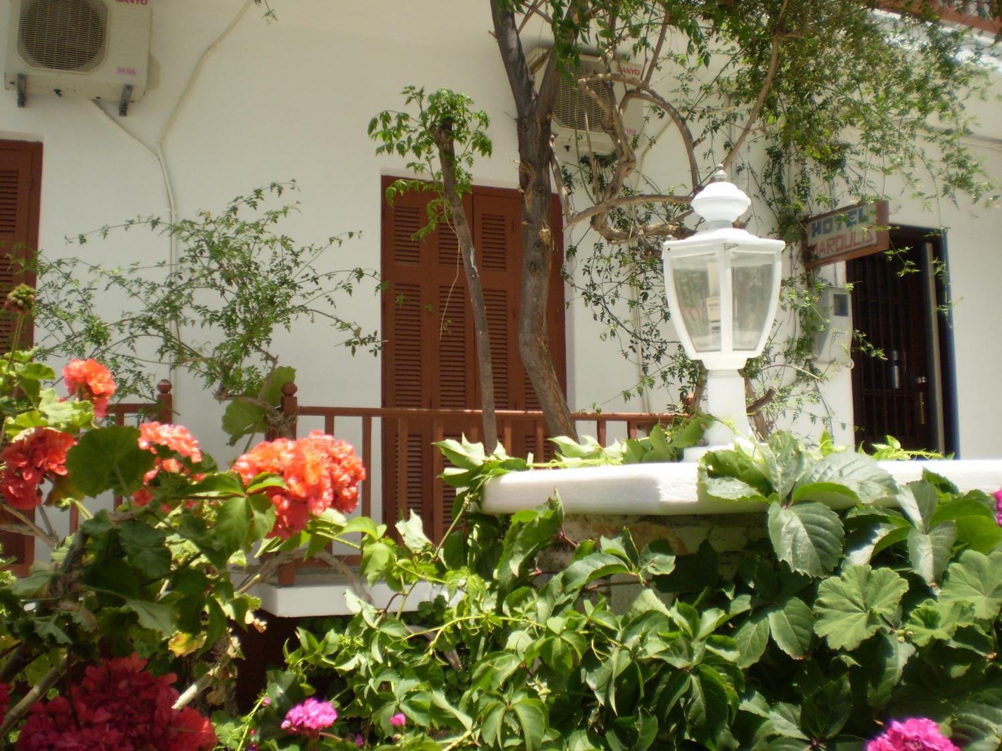 Hotel Maroulis Naxos City Esterno foto
